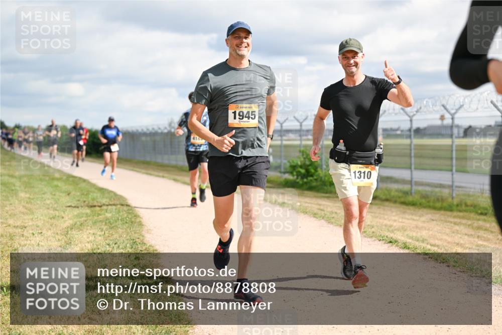 14.09.2025 - Airport Race Dr. Thomas Lammeyer http://msf.ph/oto/8878808 14.09.2025 12:26:59 Laufen 1945, 1310 meine-sportfotos.de