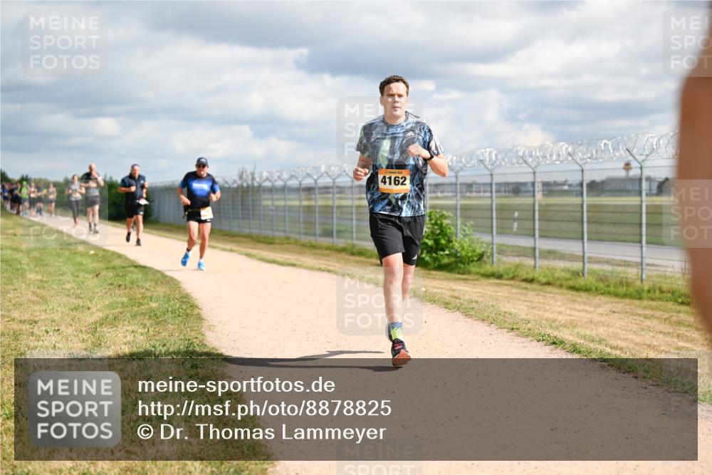 14.09.2025 - Airport Race Dr. Thomas Lammeyer http://msf.ph/oto/8878825 14.09.2025 12:27:01 Laufen 4162 meine-sportfotos.de