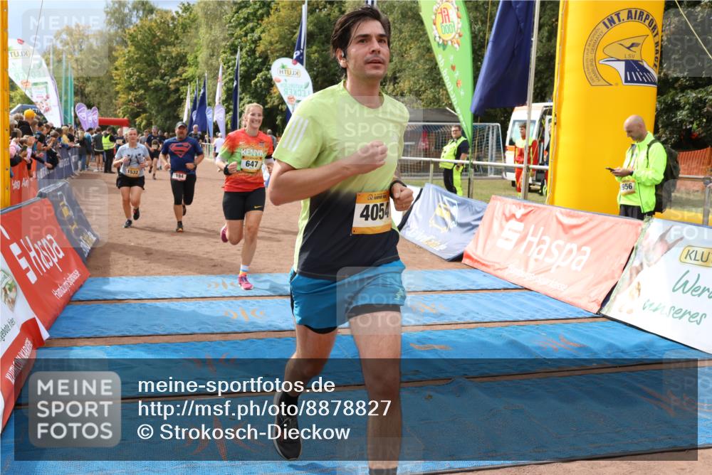 14.09.2025 - Airport Race Strokosch-Dieckow http://msf.ph/oto/8878827 14.09.2025 12:38:31 Ziel 194, 289, 403, 506, 647, 1241, 1340, 1393, 1532, 1607, 1732, 1936, 4054, 4228 meine-sportfotos.de