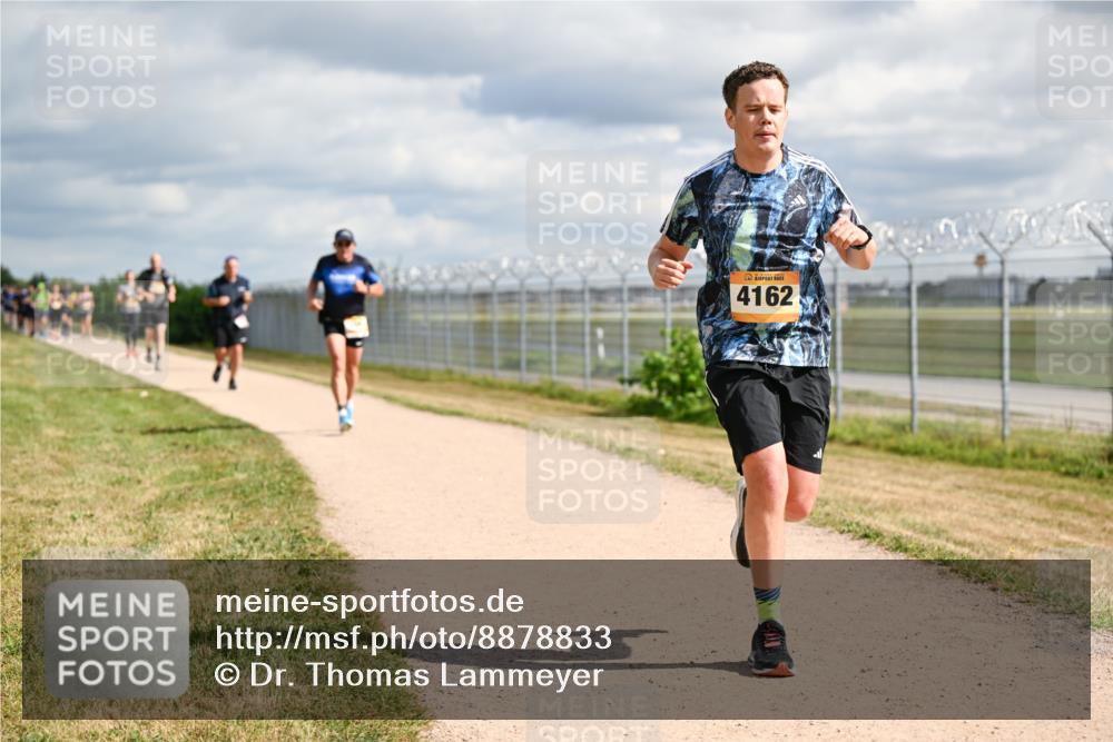 14.09.2025 - Airport Race Dr. Thomas Lammeyer http://msf.ph/oto/8878833 14.09.2025 12:27:02 Laufen 4162 meine-sportfotos.de