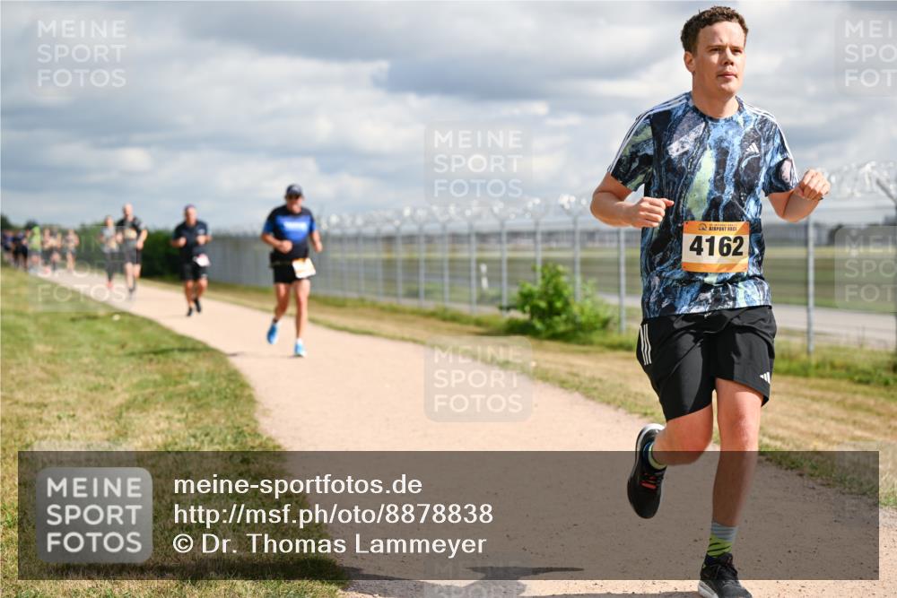 14.09.2025 - Airport Race Dr. Thomas Lammeyer http://msf.ph/oto/8878838 14.09.2025 12:27:02 Laufen 4162 meine-sportfotos.de