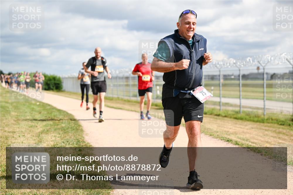 14.09.2025 - Airport Race Dr. Thomas Lammeyer http://msf.ph/oto/8878872 14.09.2025 12:27:10 Laufen 4, 30 meine-sportfotos.de