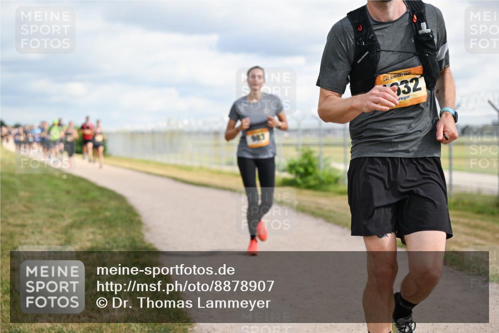 14.09.2025 - Airport Race Dr. Thomas Lammeyer http://msf.ph/oto/8878907 14.09.2025 12:27:14 Laufen 983, 932 meine-sportfotos.de
