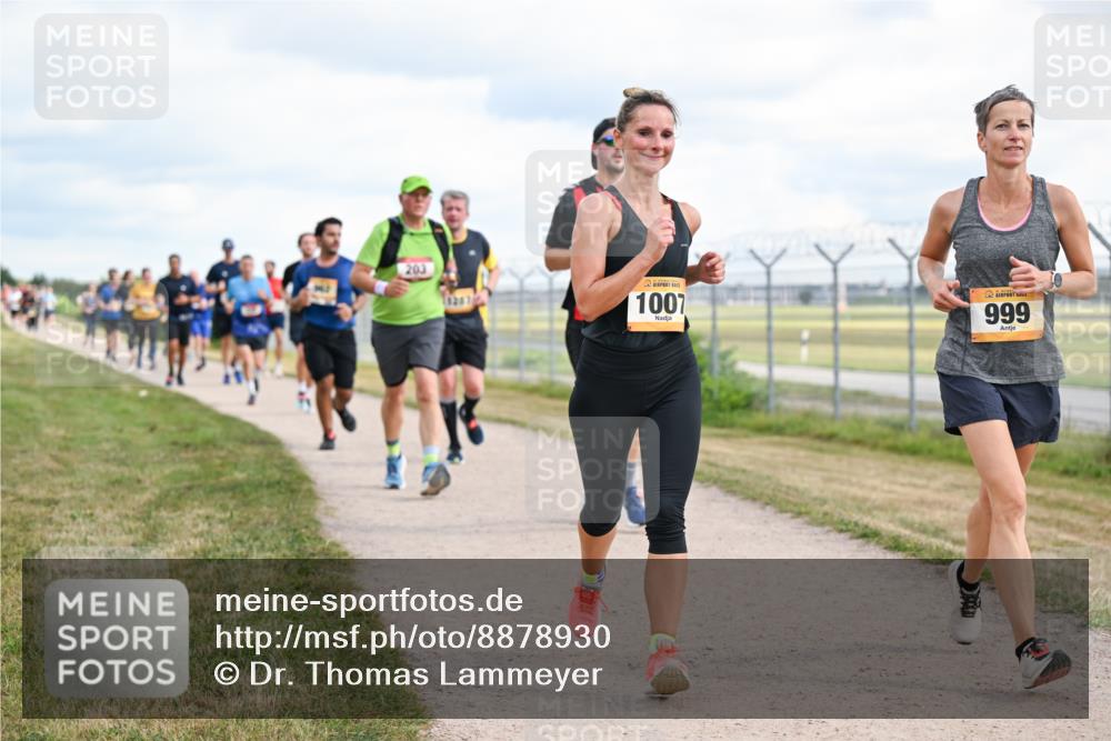 14.09.2025 - Airport Race Dr. Thomas Lammeyer http://msf.ph/oto/8878930 14.09.2025 12:27:25 Laufen 203, 1007, 999 meine-sportfotos.de