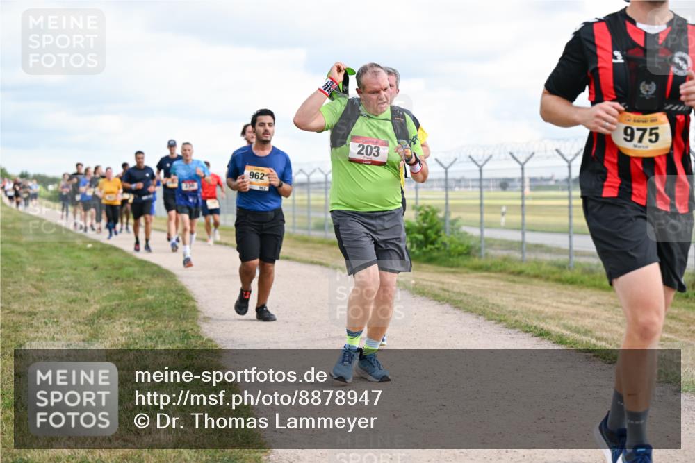 14.09.2025 - Airport Race Dr. Thomas Lammeyer http://msf.ph/oto/8878947 14.09.2025 12:27:27 Laufen 962, 203, 975 meine-sportfotos.de