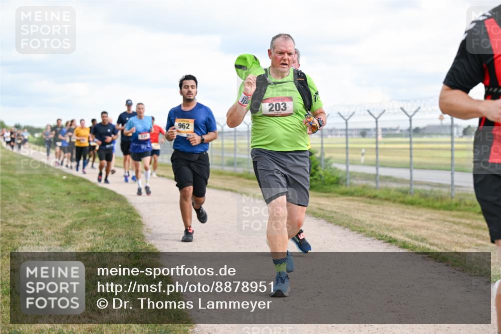 14.09.2025 - Airport Race Dr. Thomas Lammeyer http://msf.ph/oto/8878951 14.09.2025 12:27:27 Laufen 962, 203 meine-sportfotos.de
