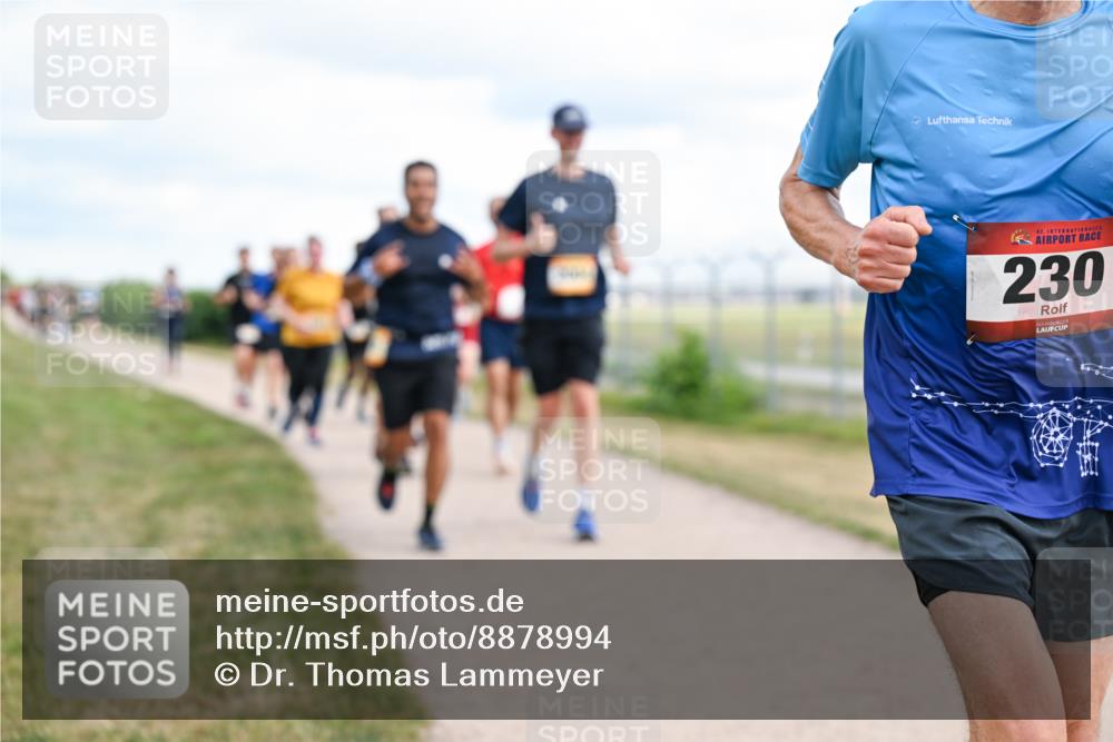 14.09.2025 - Airport Race Dr. Thomas Lammeyer http://msf.ph/oto/8878994 14.09.2025 12:27:32 Laufen 42, 230 meine-sportfotos.de