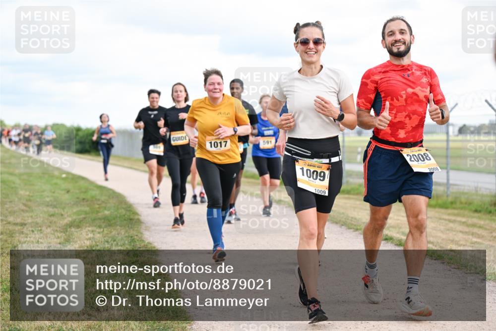 14.09.2025 - Airport Race Dr. Thomas Lammeyer http://msf.ph/oto/8879021 14.09.2025 12:27:35 Laufen 1017, 591, 1009, 1009, 2008, 2008 meine-sportfotos.de