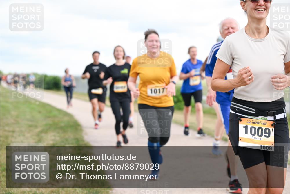 14.09.2025 - Airport Race Dr. Thomas Lammeyer http://msf.ph/oto/8879029 14.09.2025 12:27:36 Laufen 1017, 1009, 1009 meine-sportfotos.de