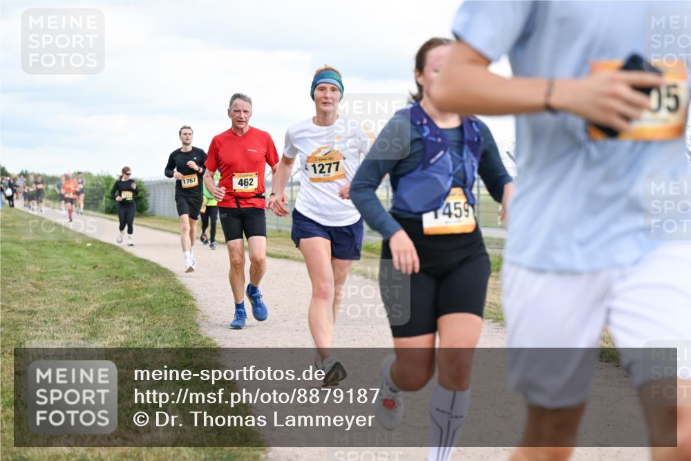 14.09.2025 - Airport Race Dr. Thomas Lammeyer http://msf.ph/oto/8879187 14.09.2025 12:28:01 Laufen 1767, 462, 1277, 459, 05 meine-sportfotos.de