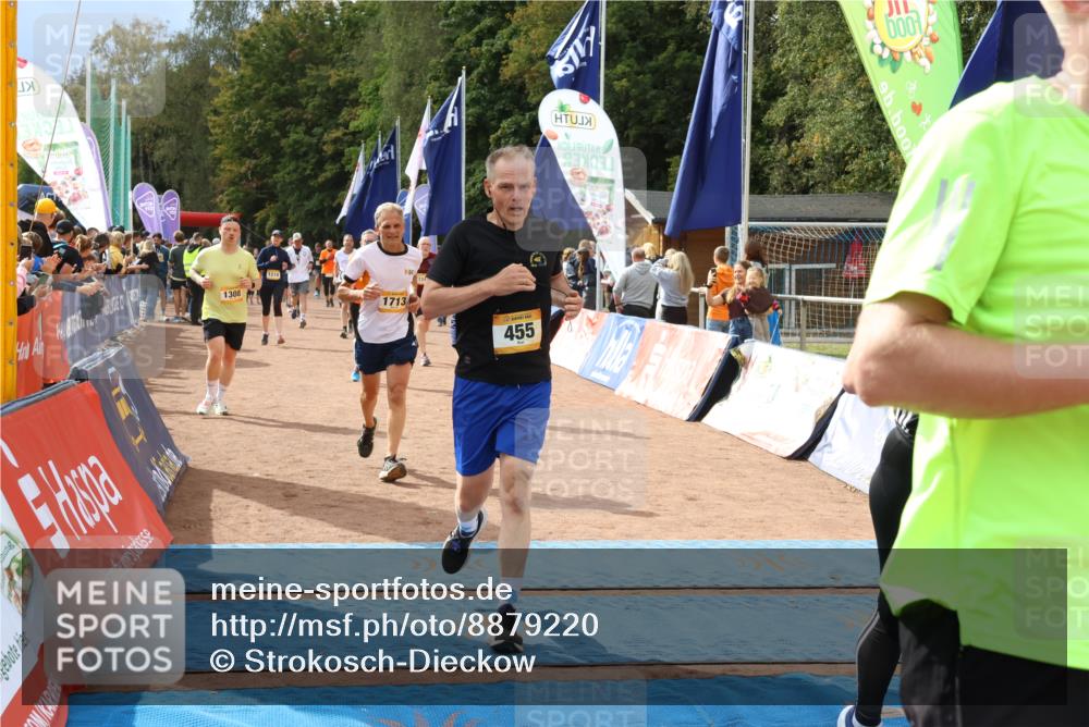 14.09.2025 - Airport Race Strokosch-Dieckow http://msf.ph/oto/8879220 14.09.2025 12:39:01 Ziel 102, 153, 455, 934, 956, 1084, 1218, 1308, 1515, 1713, 1729, 1742, 1906, 2116, 2167, 4052 meine-sportfotos.de