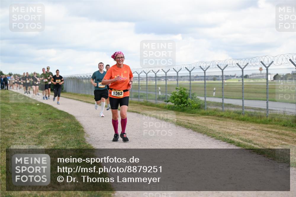 14.09.2025 - Airport Race Dr. Thomas Lammeyer http://msf.ph/oto/8879251 14.09.2025 12:28:14 Laufen 2000, 1562 meine-sportfotos.de