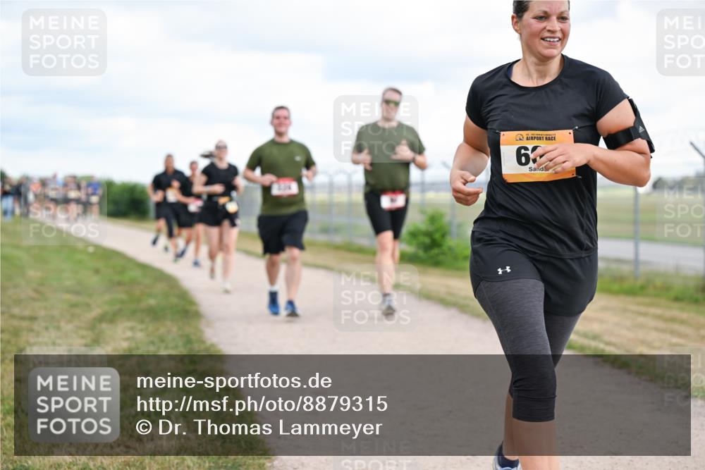 14.09.2025 - Airport Race Dr. Thomas Lammeyer http://msf.ph/oto/8879315 14.09.2025 12:28:23 Laufen 6 meine-sportfotos.de