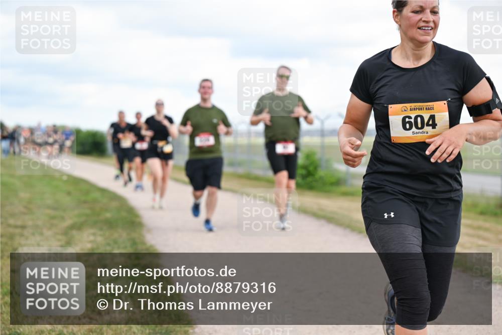 14.09.2025 - Airport Race Dr. Thomas Lammeyer http://msf.ph/oto/8879316 14.09.2025 12:28:23 Laufen 604 meine-sportfotos.de