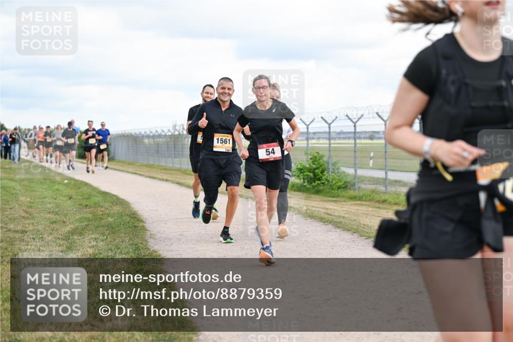 14.09.2025 - Airport Race Dr. Thomas Lammeyer http://msf.ph/oto/8879359 14.09.2025 12:28:27 Laufen 1561, 1561, 54 meine-sportfotos.de