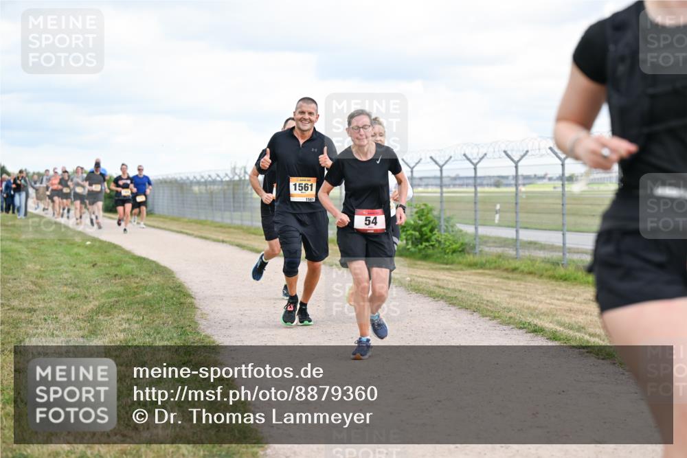 14.09.2025 - Airport Race Dr. Thomas Lammeyer http://msf.ph/oto/8879360 14.09.2025 12:28:27 Laufen 1561, 1561, 54 meine-sportfotos.de