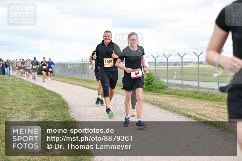 14.09.2025 - Airport Race Dr. Thomas Lammeyer http://msf.ph/oto/8879361 14.09.2025 12:28:27 Laufen 1561, 1561, 54 meine-sportfotos.de