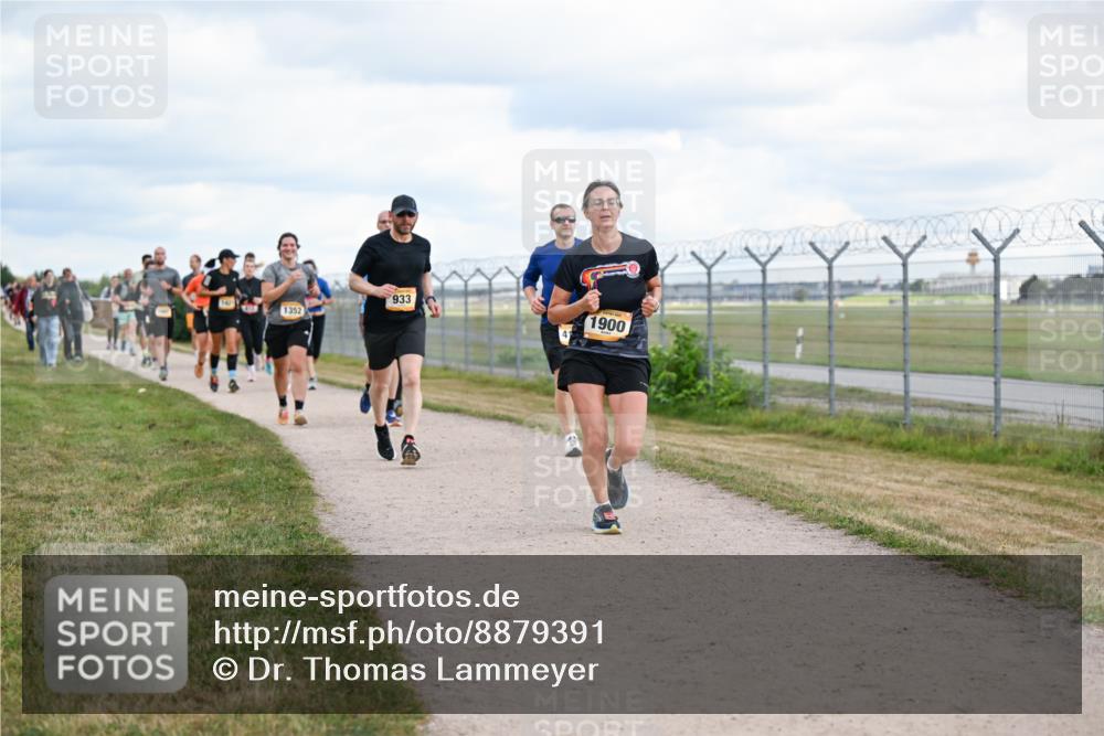 14.09.2025 - Airport Race Dr. Thomas Lammeyer http://msf.ph/oto/8879391 14.09.2025 12:28:35 Laufen 1352, 933, 1900 meine-sportfotos.de