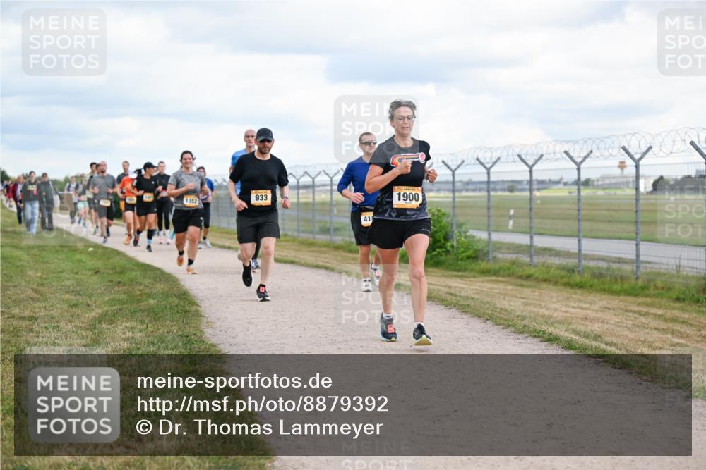 14.09.2025 - Airport Race Dr. Thomas Lammeyer http://msf.ph/oto/8879392 14.09.2025 12:28:35 Laufen 933, 1352, 41, 1900 meine-sportfotos.de