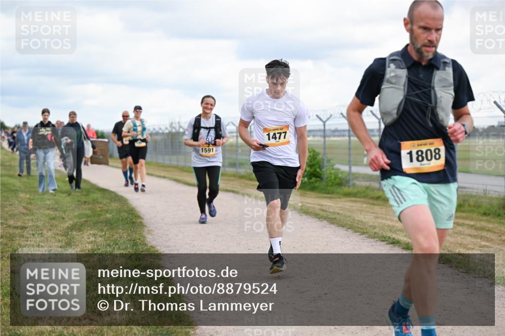 14.09.2025 - Airport Race Dr. Thomas Lammeyer http://msf.ph/oto/8879524 14.09.2025 12:28:49 Laufen 1591, 1477, 1808 meine-sportfotos.de