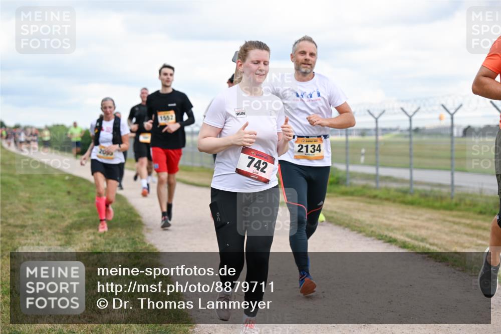 14.09.2025 - Airport Race Dr. Thomas Lammeyer http://msf.ph/oto/8879711 14.09.2025 12:29:17 Laufen 742, 2134 meine-sportfotos.de