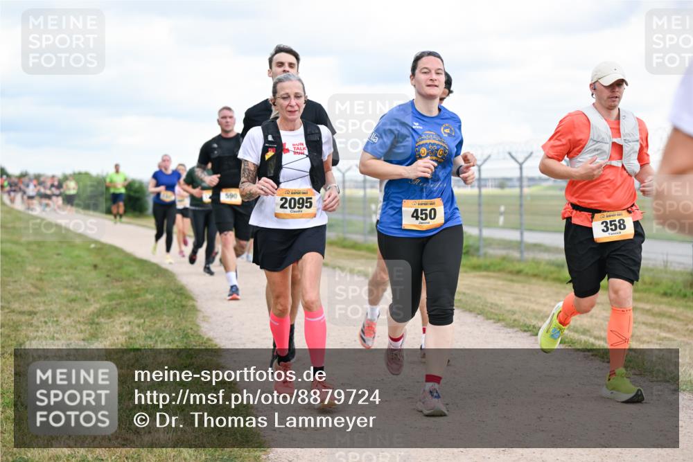 14.09.2025 - Airport Race Dr. Thomas Lammeyer http://msf.ph/oto/8879724 14.09.2025 12:29:18 Laufen 590, 2095, 450, 358 meine-sportfotos.de