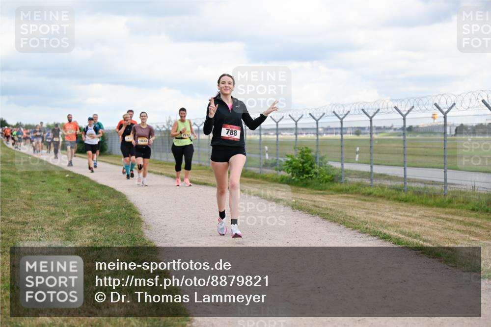 14.09.2025 - Airport Race Dr. Thomas Lammeyer http://msf.ph/oto/8879821 14.09.2025 12:29:33 Laufen 1833, 2112, 788 meine-sportfotos.de