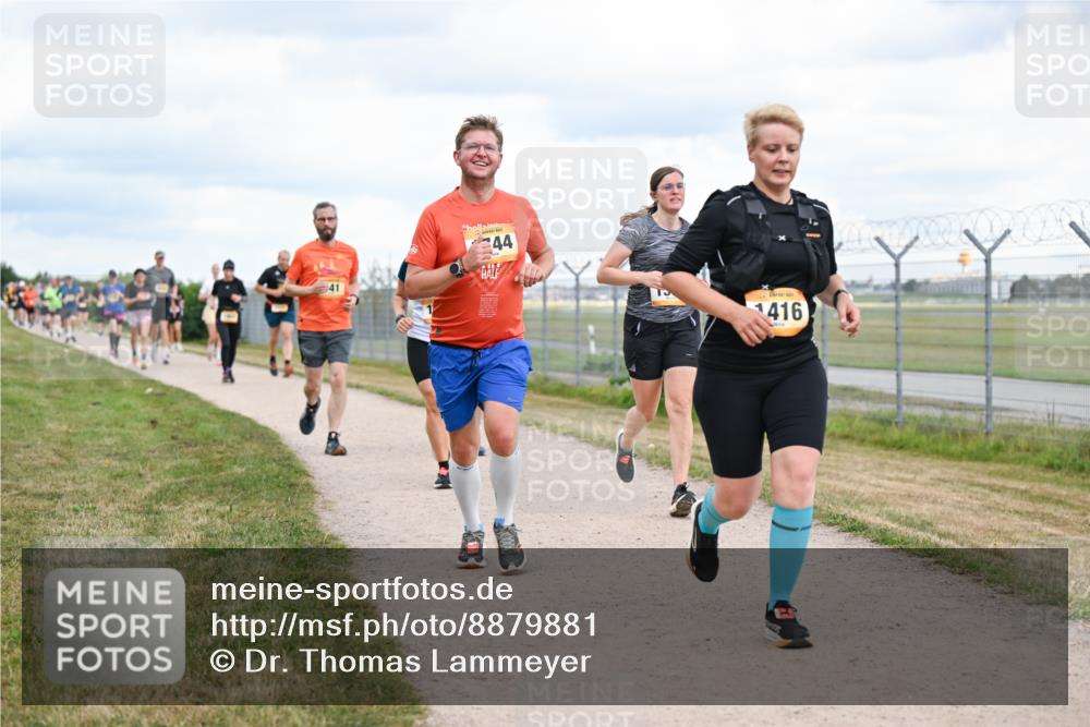 14.09.2025 - Airport Race Dr. Thomas Lammeyer http://msf.ph/oto/8879881 14.09.2025 12:29:39 Laufen 41, 44, 1416 meine-sportfotos.de