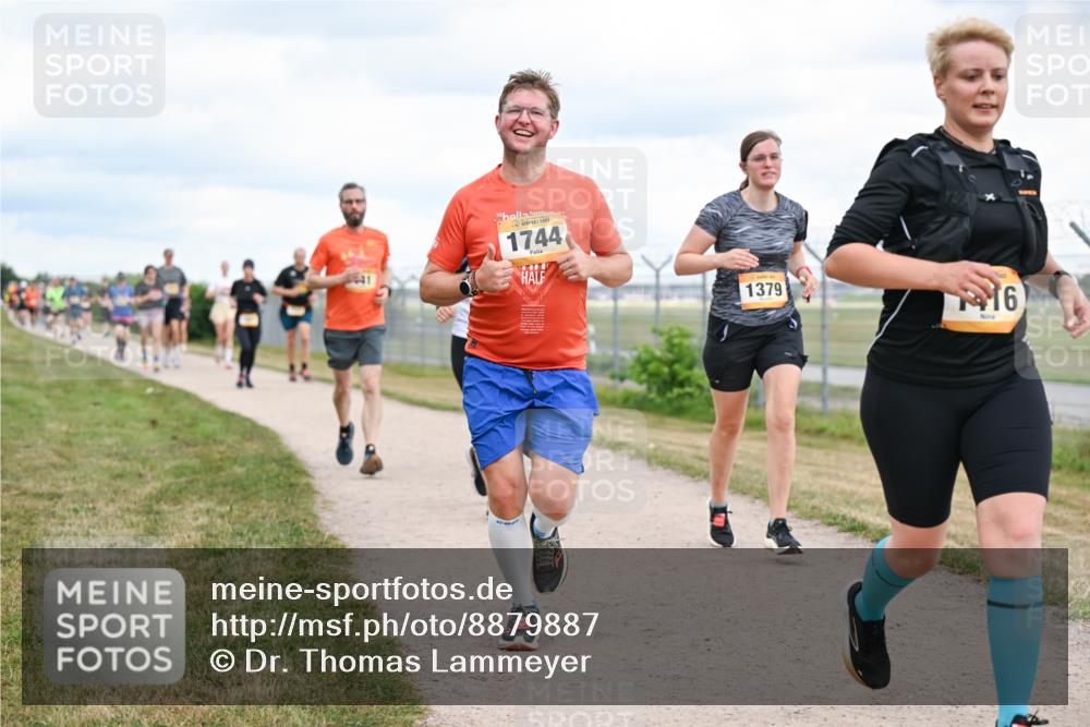 14.09.2025 - Airport Race Dr. Thomas Lammeyer http://msf.ph/oto/8879887 14.09.2025 12:29:40 Laufen 1744, 1379, 16 meine-sportfotos.de