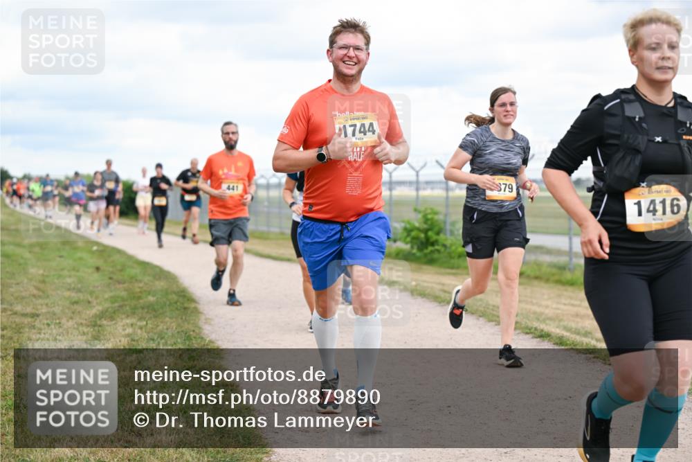 14.09.2025 - Airport Race Dr. Thomas Lammeyer http://msf.ph/oto/8879890 14.09.2025 12:29:40 Laufen 30, 1744, 879, 1416 meine-sportfotos.de