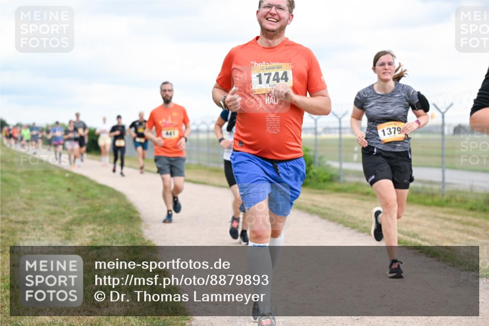 14.09.2025 - Airport Race Dr. Thomas Lammeyer http://msf.ph/oto/8879893 14.09.2025 12:29:40 Laufen 30, 1744, 1379 meine-sportfotos.de