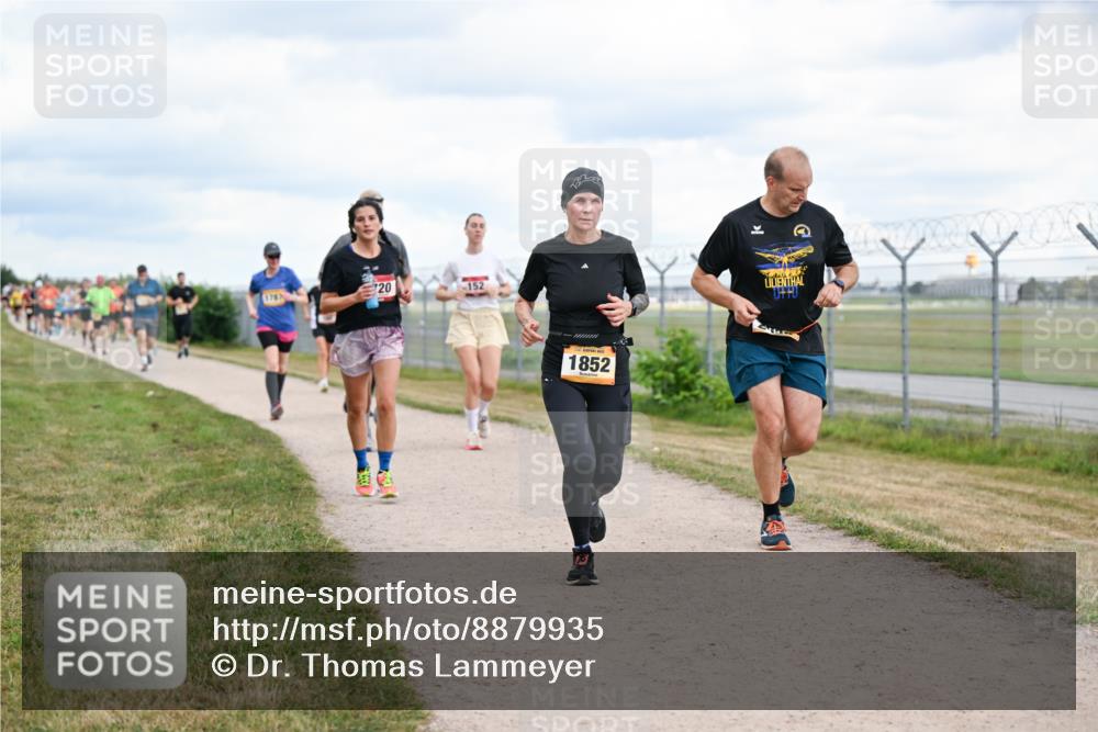 14.09.2025 - Airport Race Dr. Thomas Lammeyer http://msf.ph/oto/8879935 14.09.2025 12:29:47 Laufen 20, 152, 1852 meine-sportfotos.de