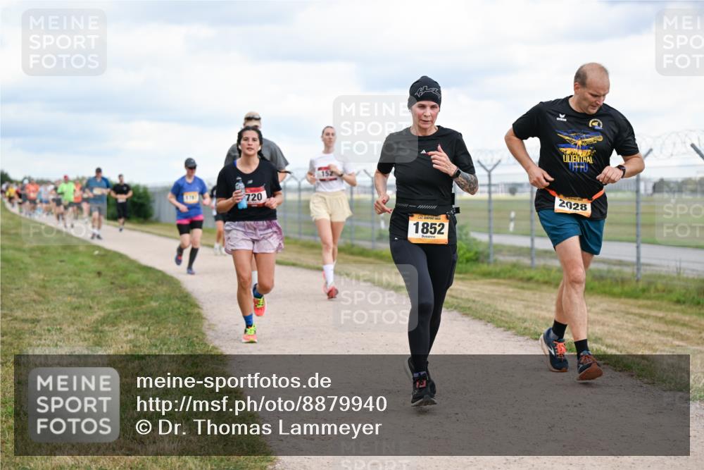 14.09.2025 - Airport Race Dr. Thomas Lammeyer http://msf.ph/oto/8879940 14.09.2025 12:29:48 Laufen 720, 152, 1852, 2028 meine-sportfotos.de