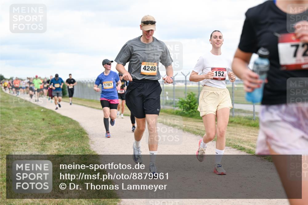 14.09.2025 - Airport Race Dr. Thomas Lammeyer http://msf.ph/oto/8879961 14.09.2025 12:29:50 Laufen 1787, 4248, 152, 72 meine-sportfotos.de