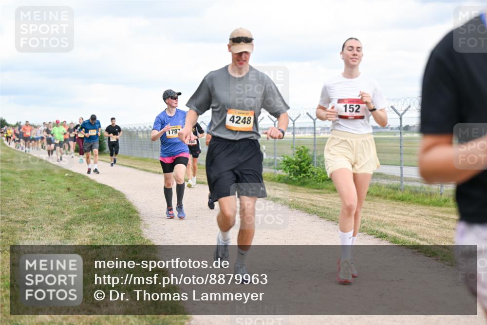 14.09.2025 - Airport Race Dr. Thomas Lammeyer http://msf.ph/oto/8879963 14.09.2025 12:29:51 Laufen 1370, 1787, 160, 4248, 152 meine-sportfotos.de