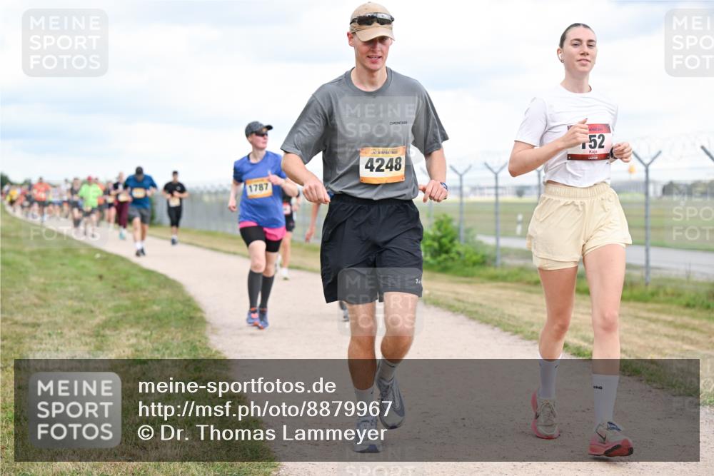 14.09.2025 - Airport Race Dr. Thomas Lammeyer http://msf.ph/oto/8879967 14.09.2025 12:29:51 Laufen 1787, 4248, 52 meine-sportfotos.de