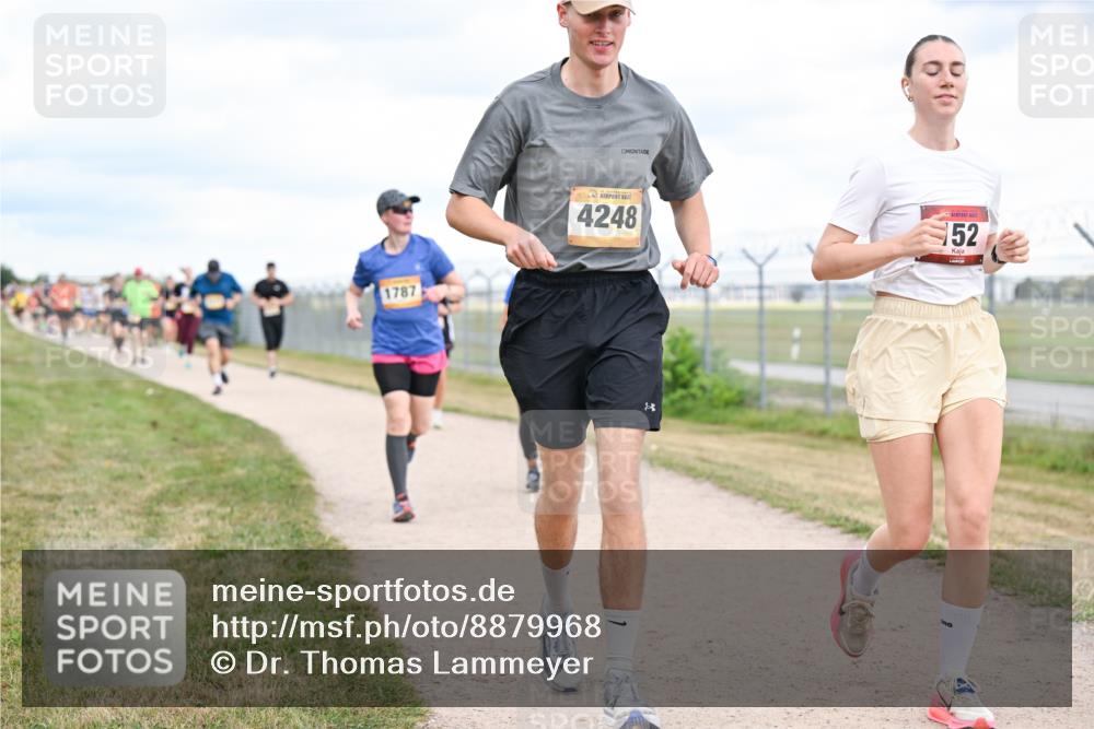 14.09.2025 - Airport Race Dr. Thomas Lammeyer http://msf.ph/oto/8879968 14.09.2025 12:29:51 Laufen 1787, 4248, 33, 152 meine-sportfotos.de