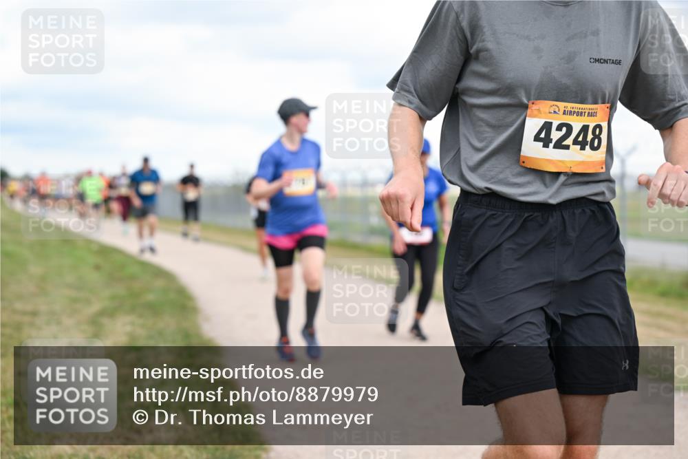 14.09.2025 - Airport Race Dr. Thomas Lammeyer http://msf.ph/oto/8879979 14.09.2025 12:29:52 Laufen 42, 4248 meine-sportfotos.de