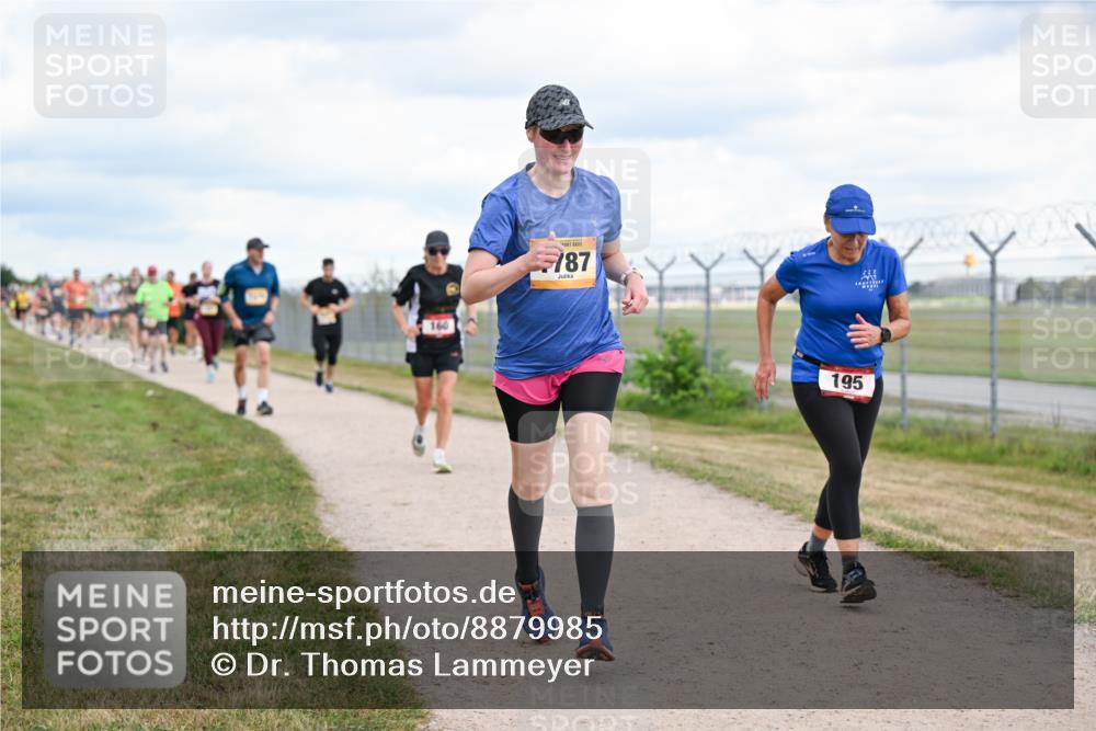 14.09.2025 - Airport Race Dr. Thomas Lammeyer http://msf.ph/oto/8879985 14.09.2025 12:29:53 Laufen 160, 187, 195 meine-sportfotos.de