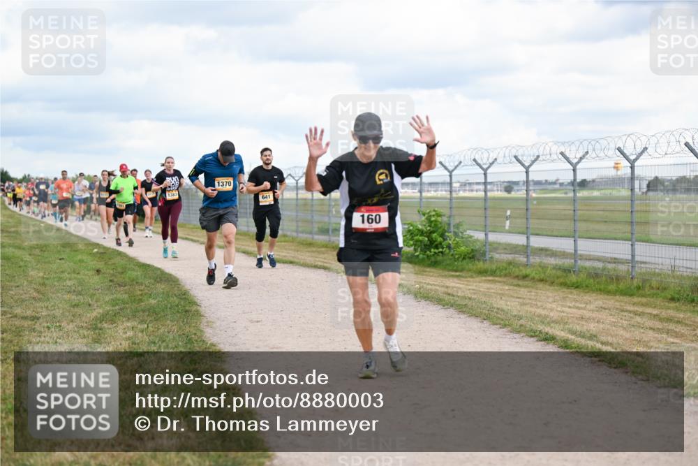 14.09.2025 - Airport Race Dr. Thomas Lammeyer http://msf.ph/oto/8880003 14.09.2025 12:29:55 Laufen 1383, 1370, 641, 160 meine-sportfotos.de