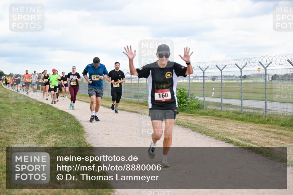 14.09.2025 - Airport Race Dr. Thomas Lammeyer http://msf.ph/oto/8880006 14.09.2025 12:29:55 Laufen 4123, 1383, 1370, 641, 160 meine-sportfotos.de