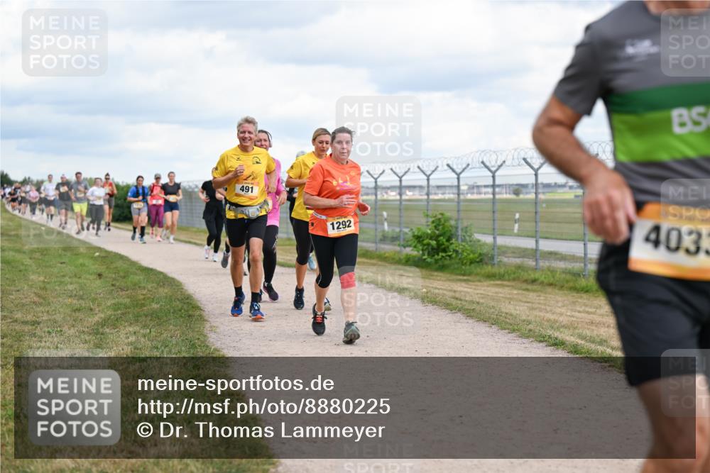 14.09.2025 - Airport Race Dr. Thomas Lammeyer http://msf.ph/oto/8880225 14.09.2025 12:30:22 Laufen 491, 1292, 403 meine-sportfotos.de