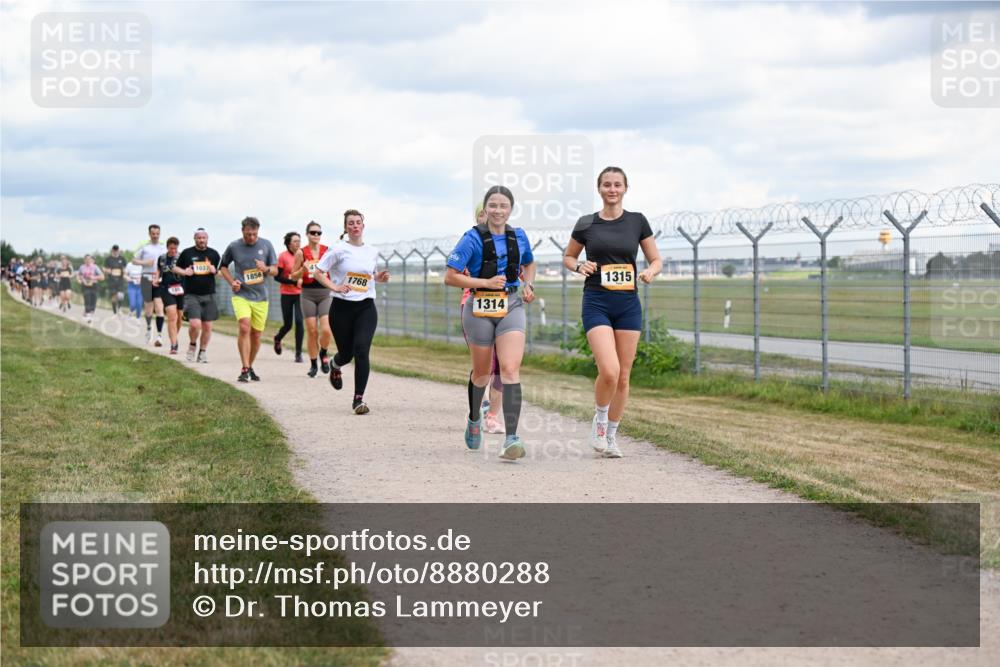 14.09.2025 - Airport Race Dr. Thomas Lammeyer http://msf.ph/oto/8880288 14.09.2025 12:30:30 Laufen 1856, 1768, 1314, 1315 meine-sportfotos.de