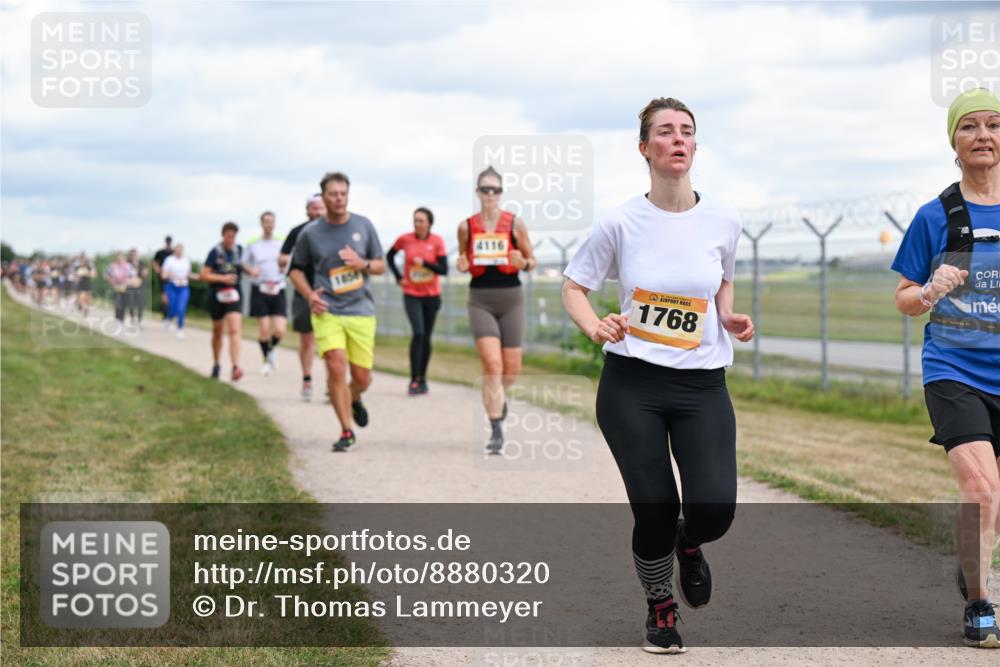14.09.2025 - Airport Race Dr. Thomas Lammeyer http://msf.ph/oto/8880320 14.09.2025 12:30:34 Laufen 1854, 1768 meine-sportfotos.de