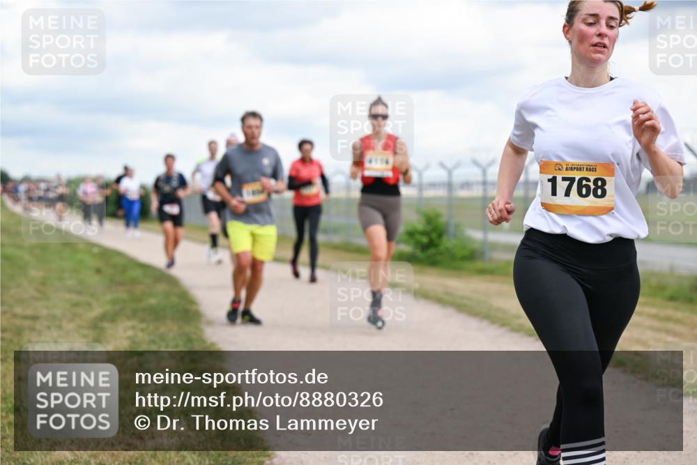 14.09.2025 - Airport Race Dr. Thomas Lammeyer http://msf.ph/oto/8880326 14.09.2025 12:30:34 Laufen 1768 meine-sportfotos.de