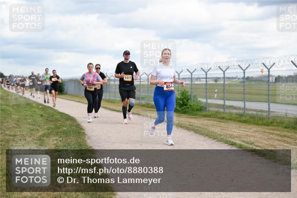 14.09.2025 - Airport Race Dr. Thomas Lammeyer http://msf.ph/oto/8880388 14.09.2025 12:30:42 Laufen 1081, 70, 1417, 854 meine-sportfotos.de