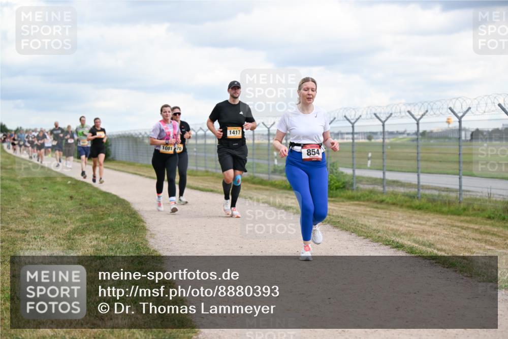 14.09.2025 - Airport Race Dr. Thomas Lammeyer http://msf.ph/oto/8880393 14.09.2025 12:30:43 Laufen 1081, 70, 1417, 854 meine-sportfotos.de