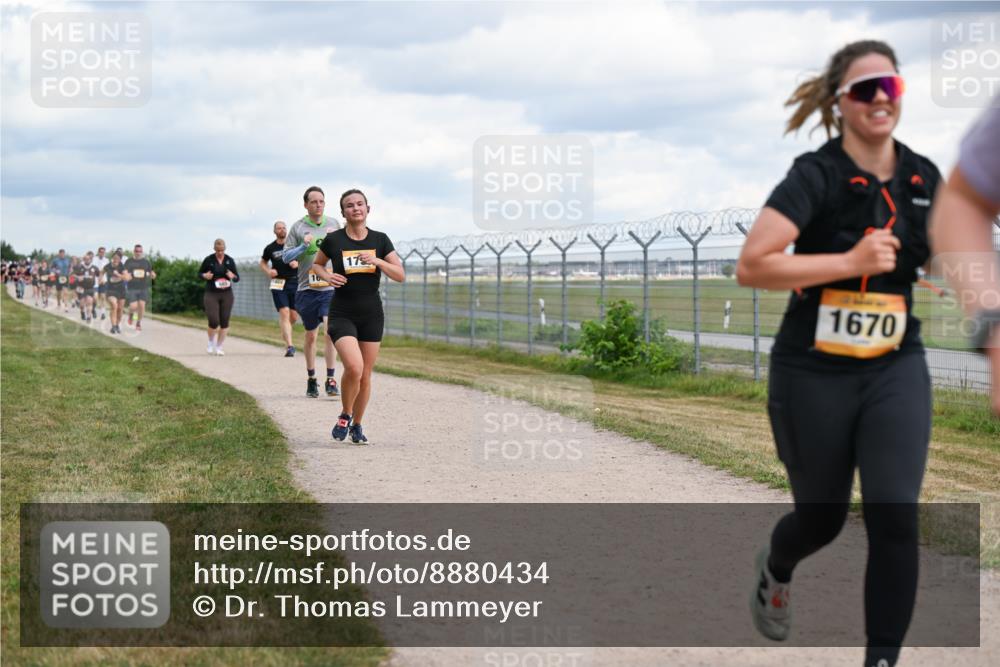 14.09.2025 - Airport Race Dr. Thomas Lammeyer http://msf.ph/oto/8880434 14.09.2025 12:30:47 Laufen 17, 1670 meine-sportfotos.de