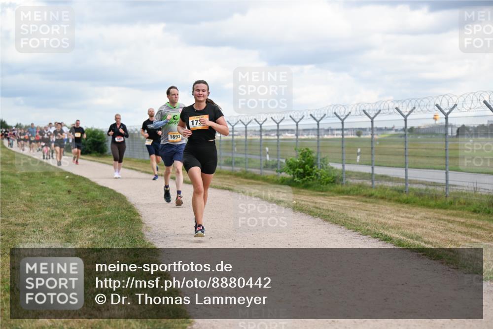14.09.2025 - Airport Race Dr. Thomas Lammeyer http://msf.ph/oto/8880442 14.09.2025 12:30:48 Laufen 175, 1693 meine-sportfotos.de