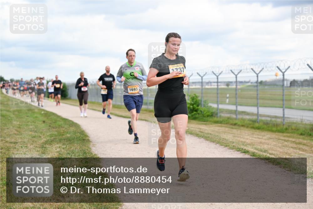 14.09.2025 - Airport Race Dr. Thomas Lammeyer http://msf.ph/oto/8880454 14.09.2025 12:30:49 Laufen 1693, 1737 meine-sportfotos.de